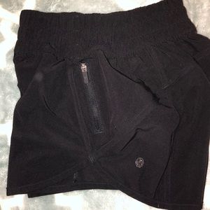 Lululemon hotty hot shorts 4